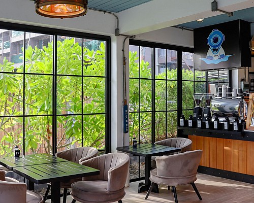 Breeze Cafe & Bistro