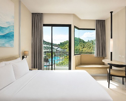 Superior Pool View Room