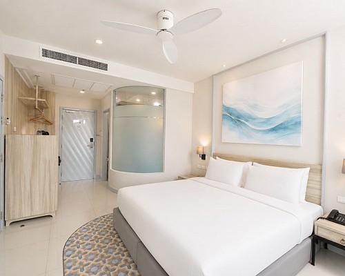 Superior Pool View Room