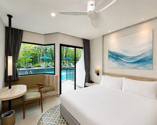Deluxe Pool Access Room